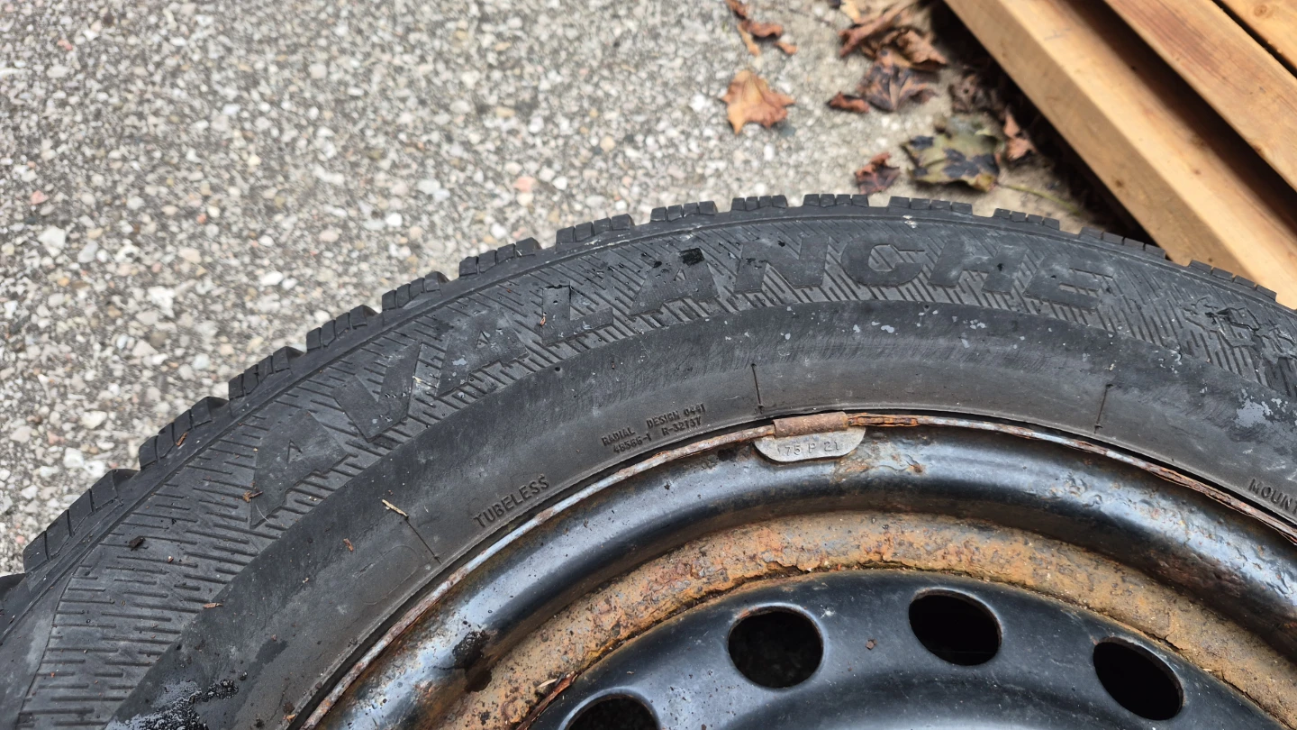 $250 Toyo Winter Tires 215/65R16 - set of 4. - photo 3