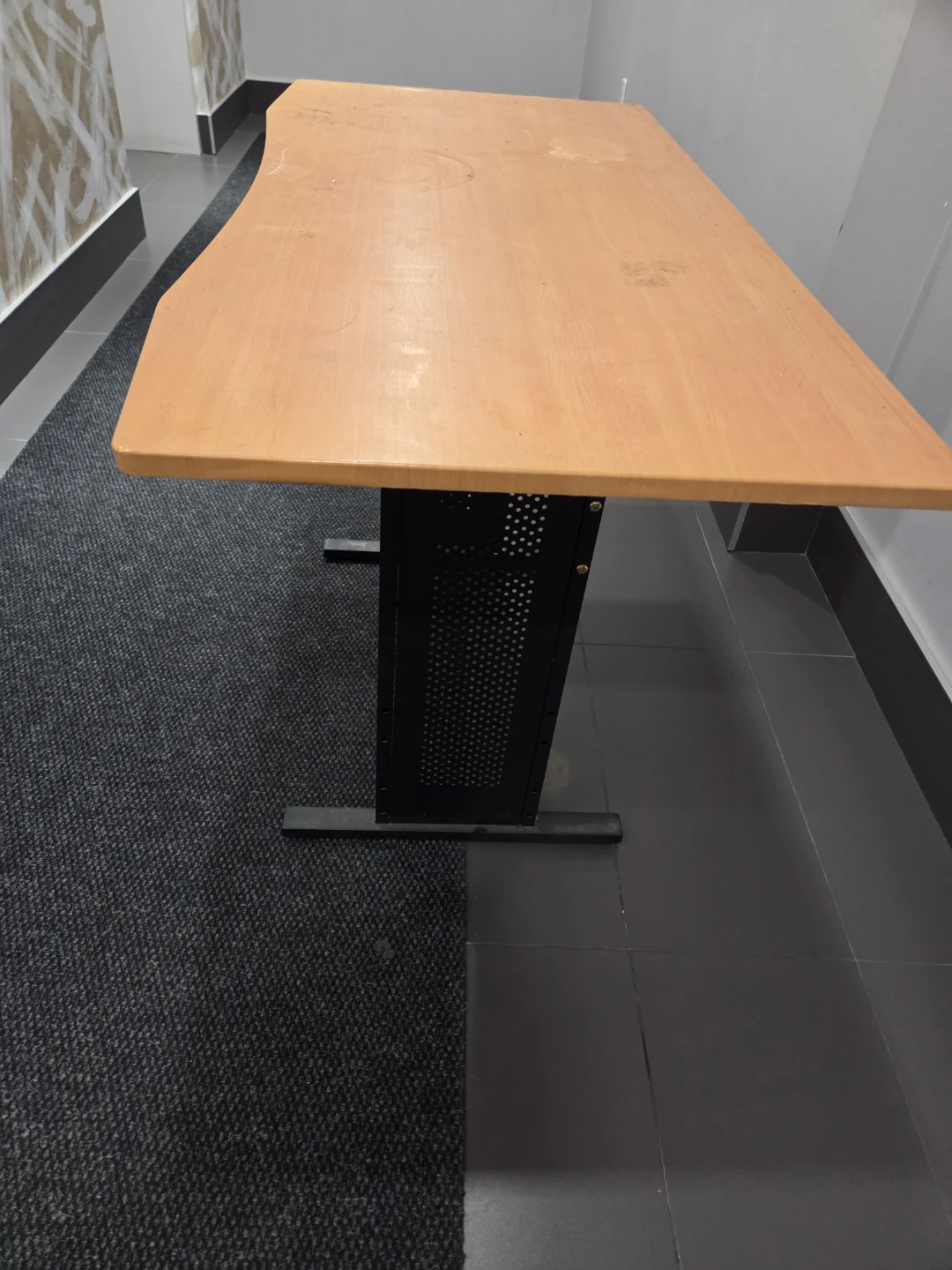Office Desk with Wooden Top - photo 3