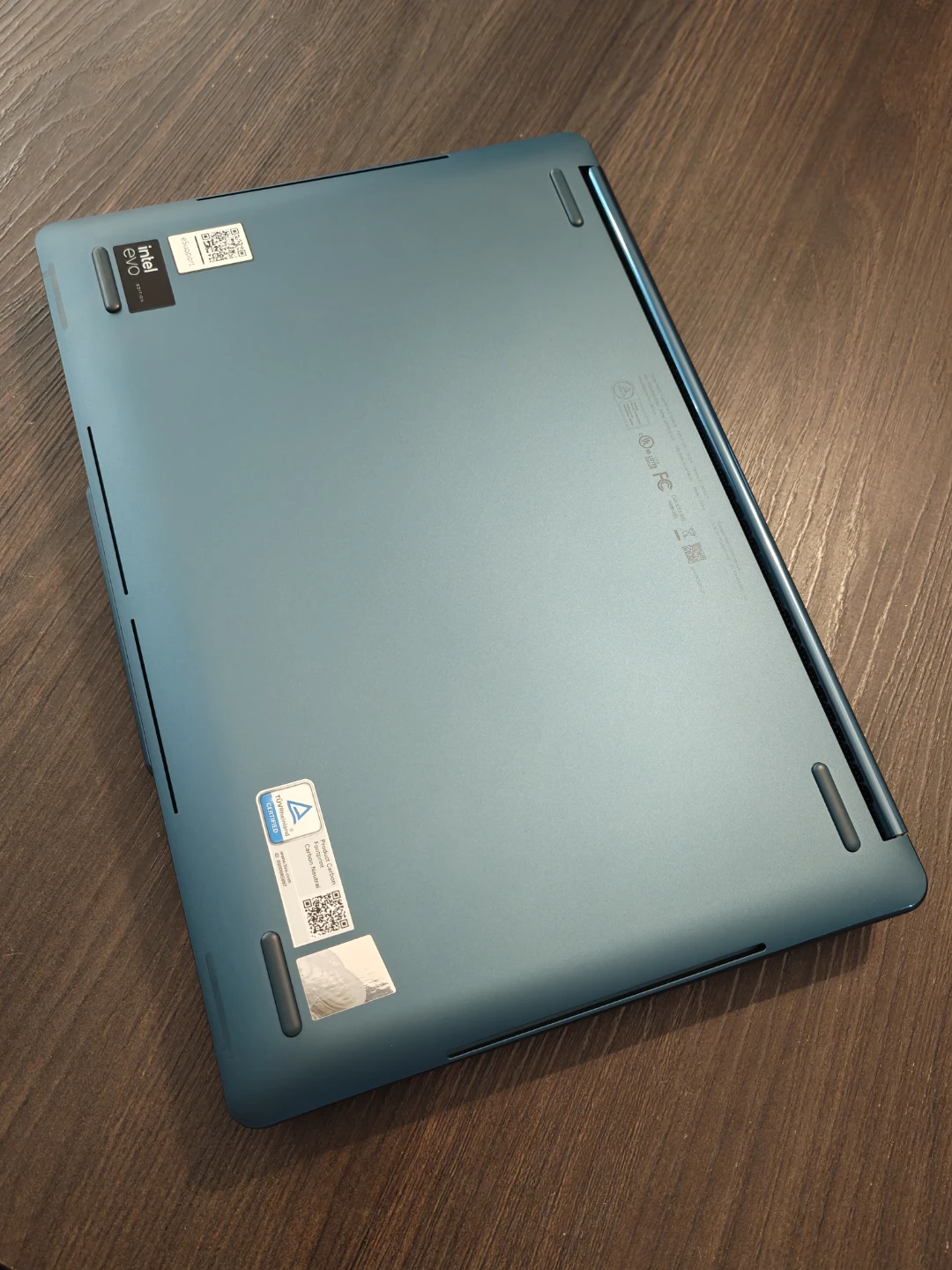 Lenovo Yoga Book 9i Dual Screen Laptop - photo 4