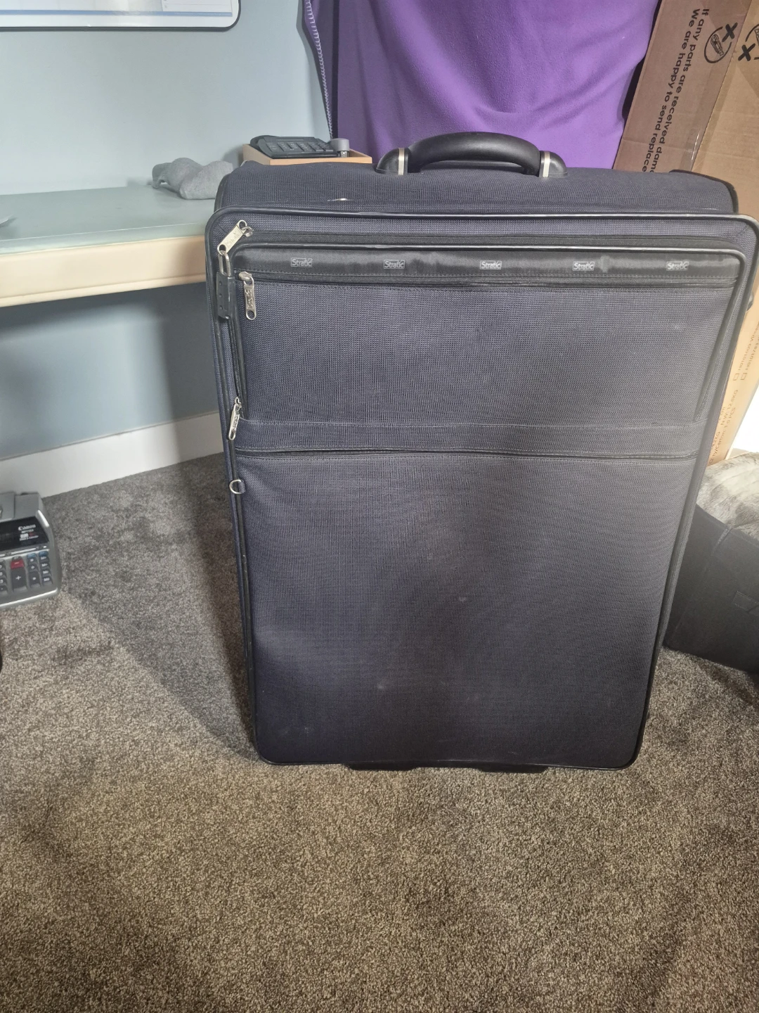 Stratic Large Navy Suitcase