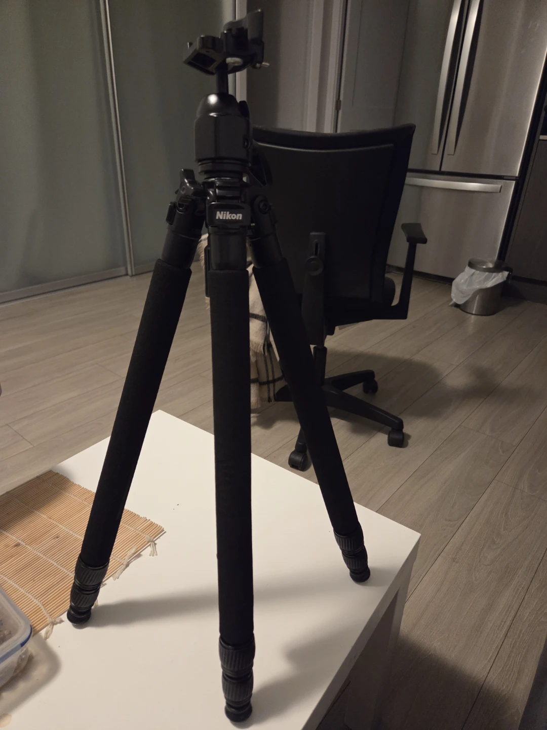 Nikon Camera Tripod - photo 2