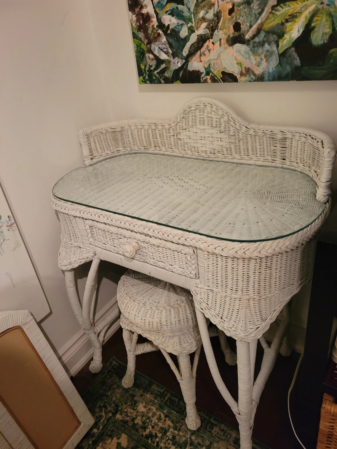 Glass Top White Wicker Vanity Table w/ Tri-fold Mirror and Stool - photo 3
