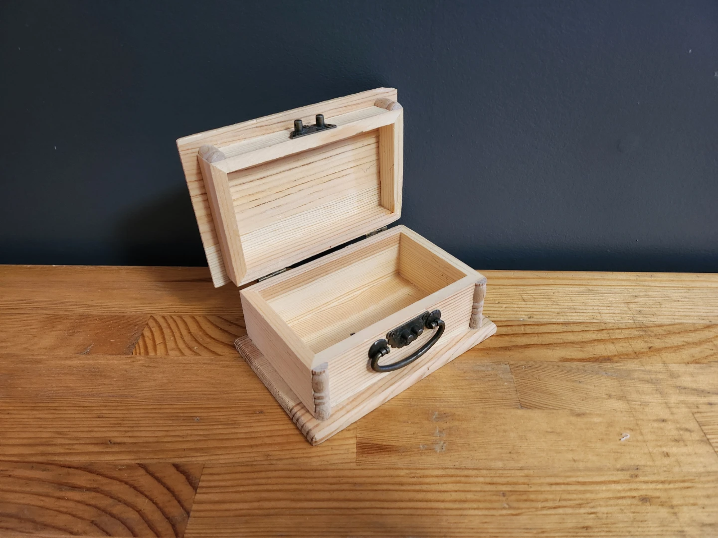 ArtMinds Unfinished Wooden Trinket Box