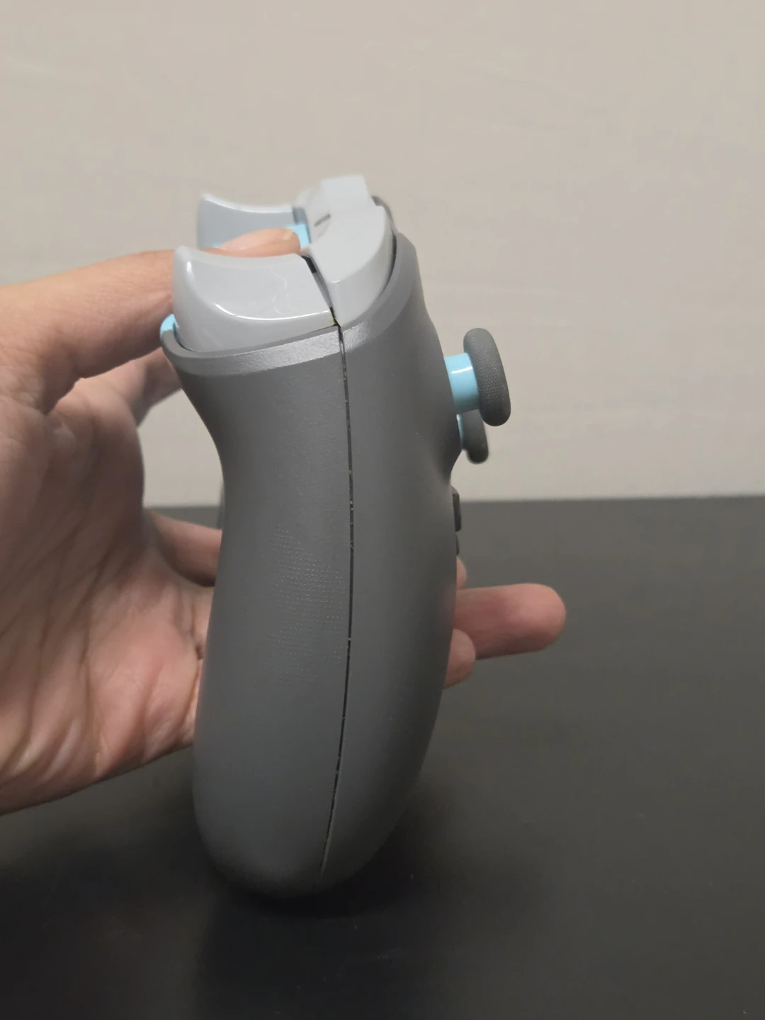Xbox Wireless Controller Grey/Blue - photo 3