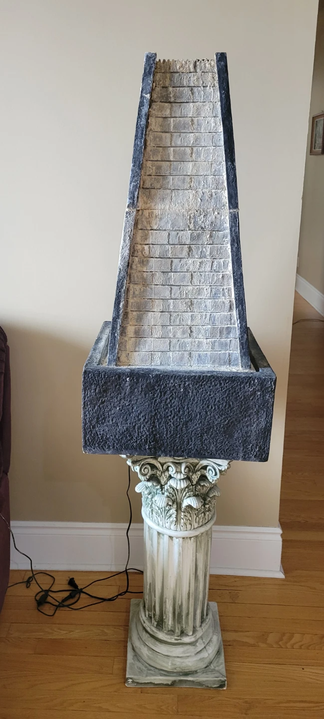Indoor water fountain