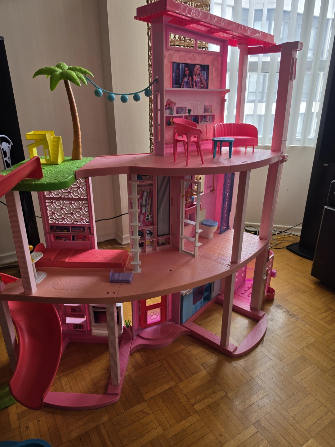 Barbie Dollhouse with Slide and Accessories - photo 3