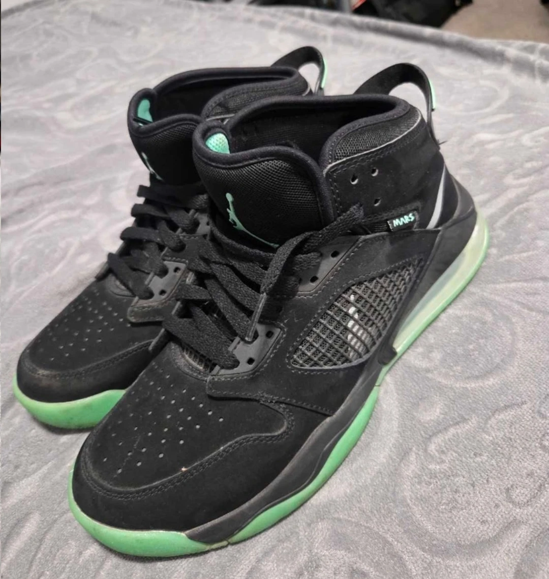 Jordan Mars 270 Black and Green Sneakers Size 7.5