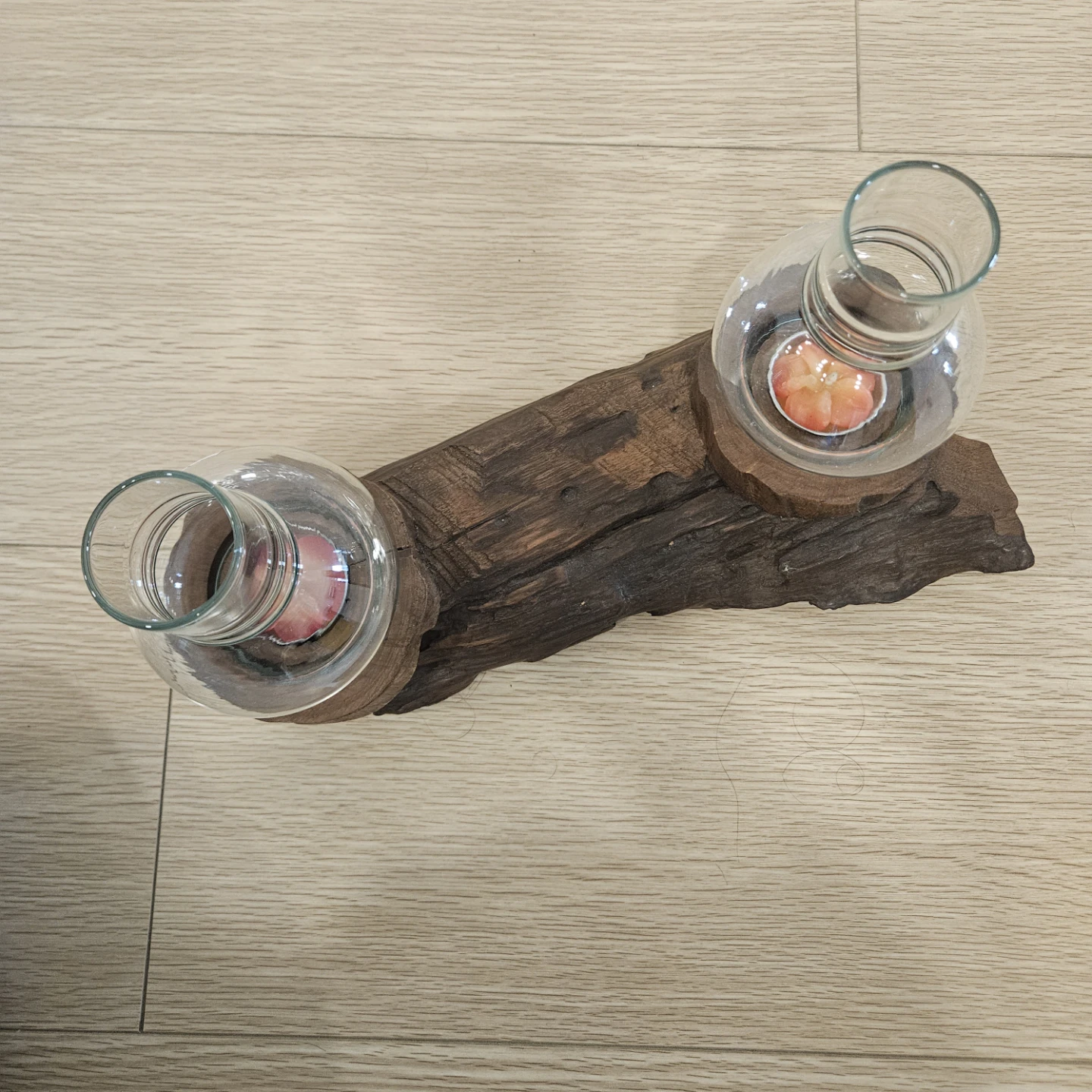 Driftwood Candle Holder with Glass Vases - photo 2