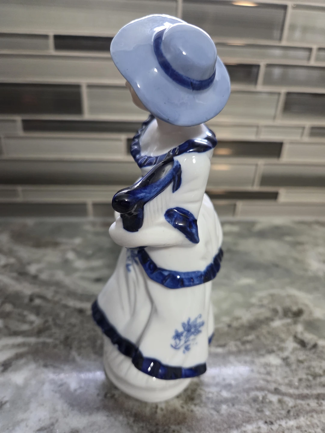 Porcelain Figurine Lady with Harp - photo 2