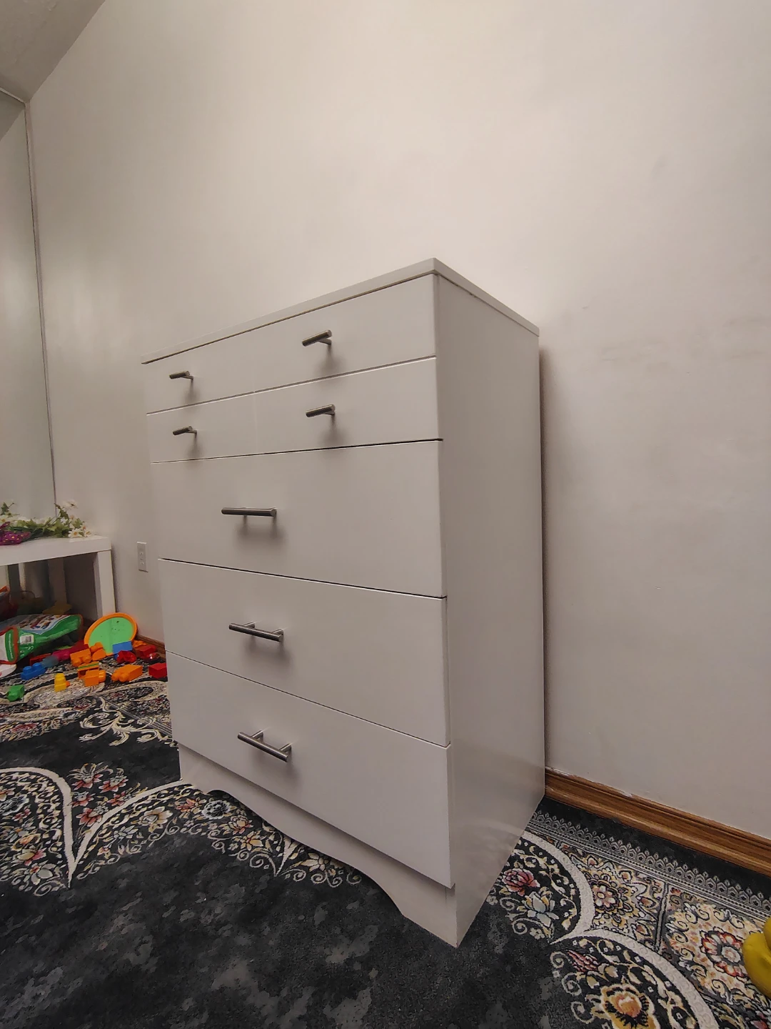 White 4-Drawer Dresser - photo 2