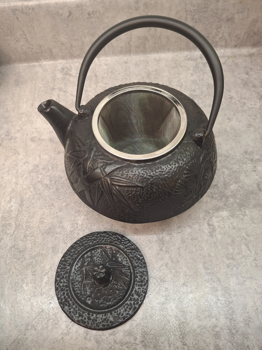 Cast Iron Teapot with Bamboo Design - photo 3