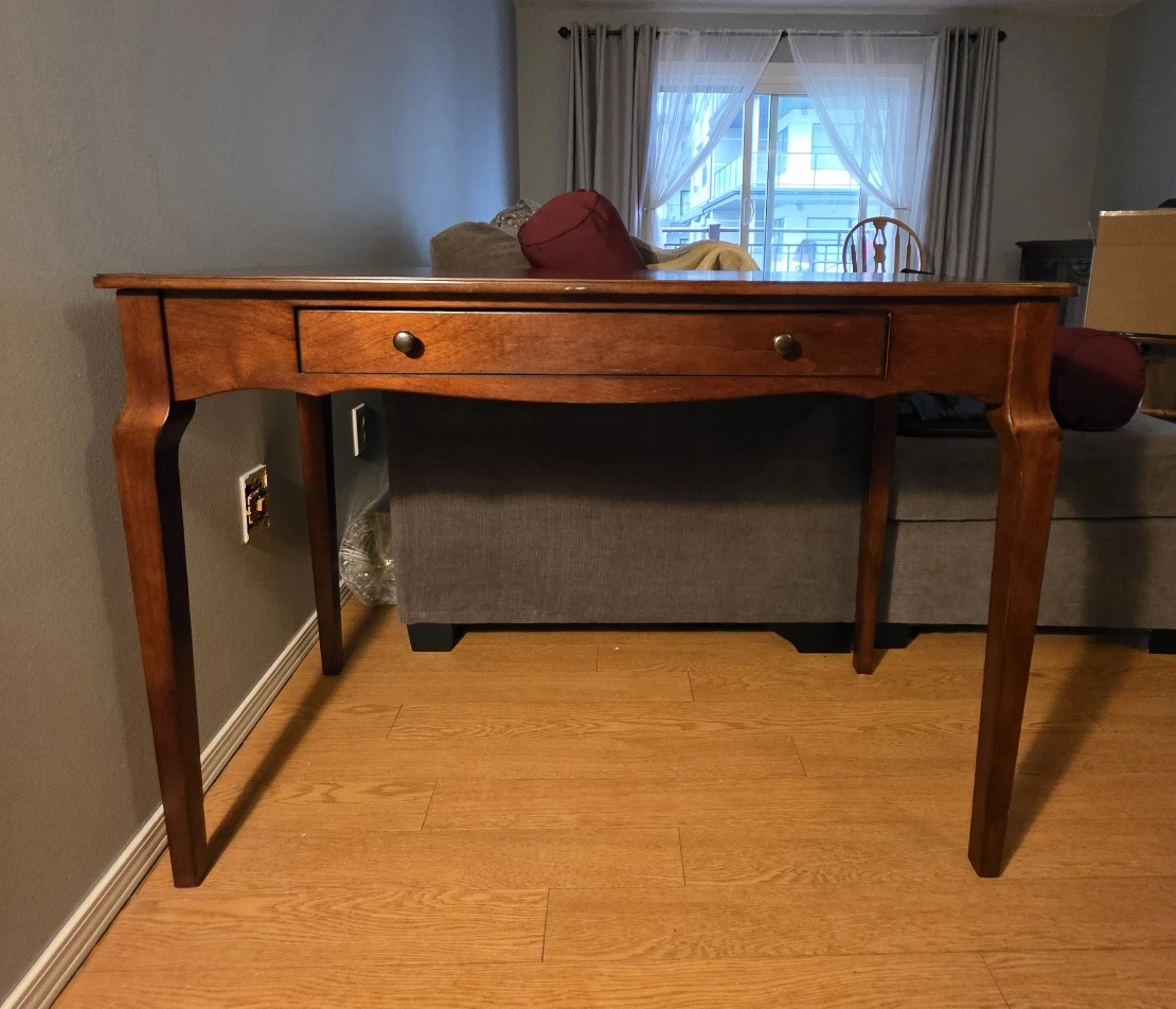 Queen Anne-style Solid Wood Writing Desk