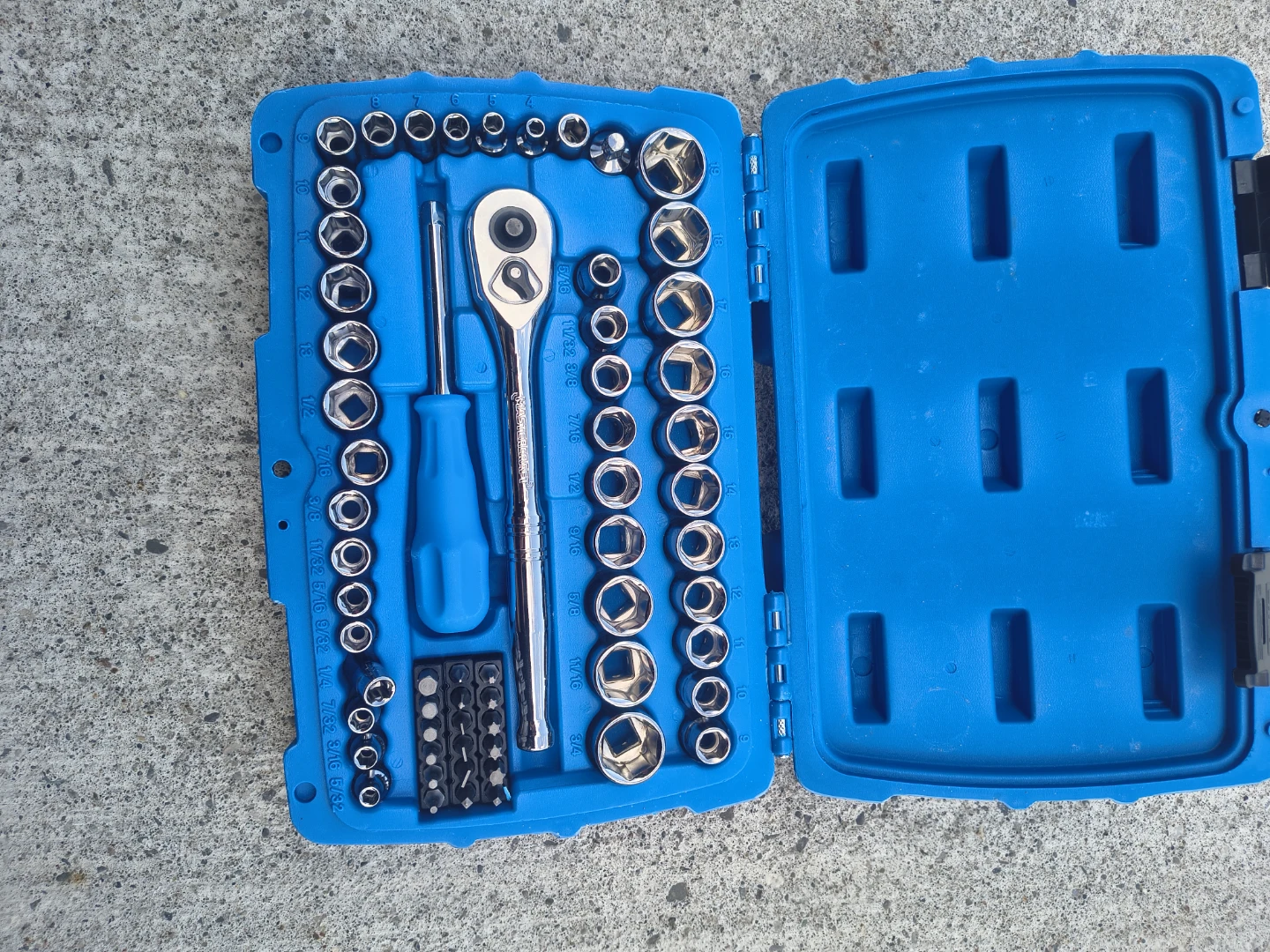 Mastercraft 62-Piece Mechanics Tool Set - photo 3