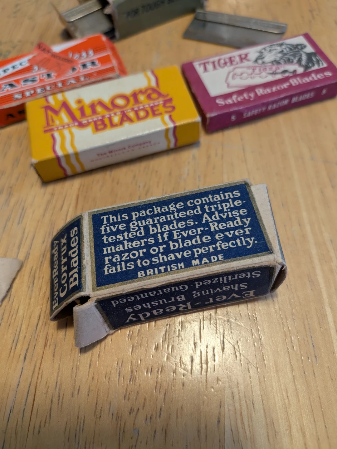 Collection of Vintage Safety Razor Blades - photo 2