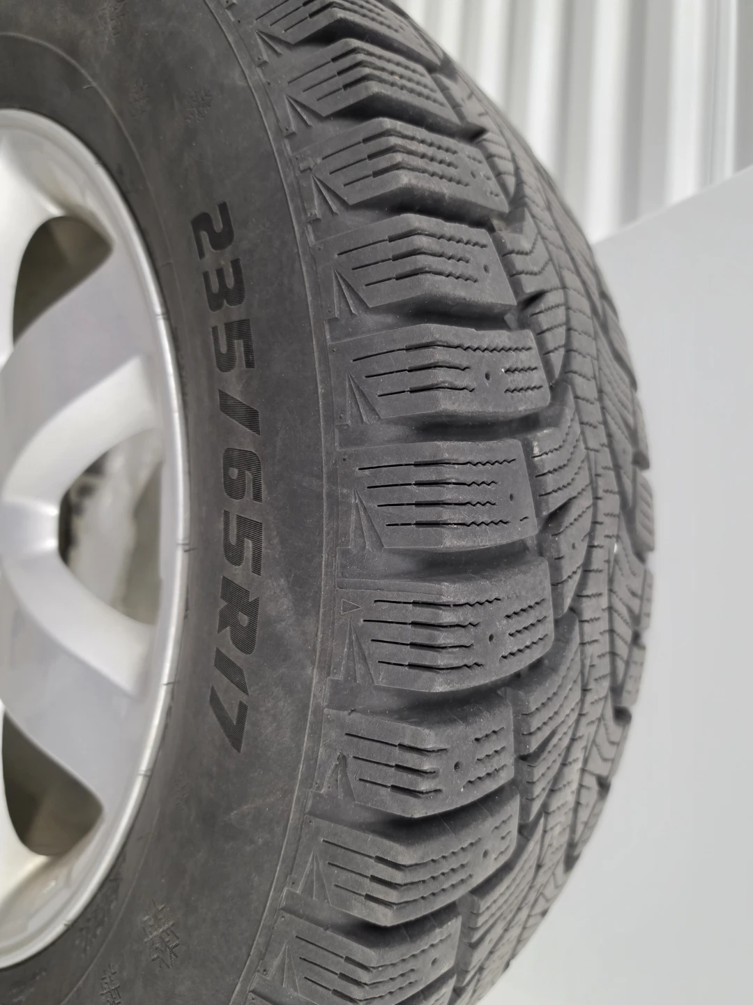 Honda 235/65R17 Winter Tires with Rims - photo 2