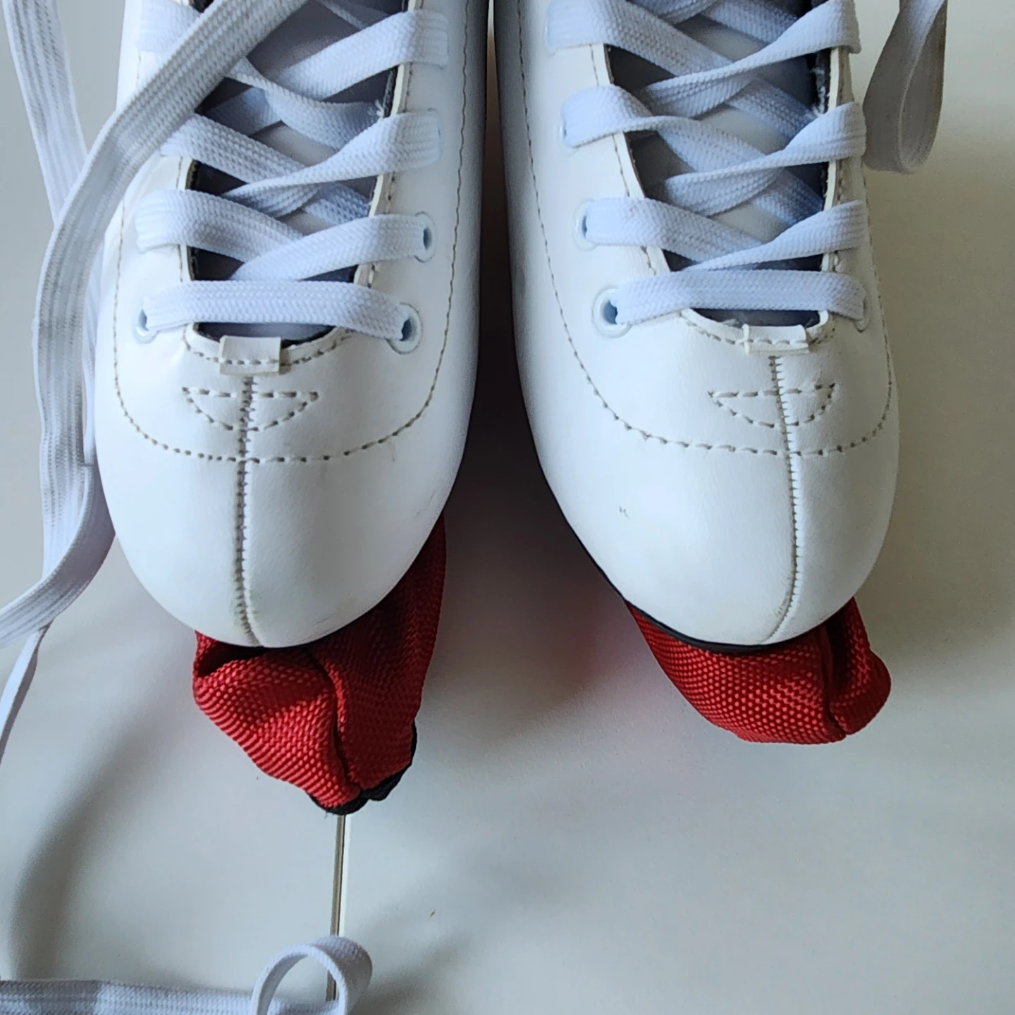 Women's Figure Skates US Size 4 with bag and blade protector - photo 3