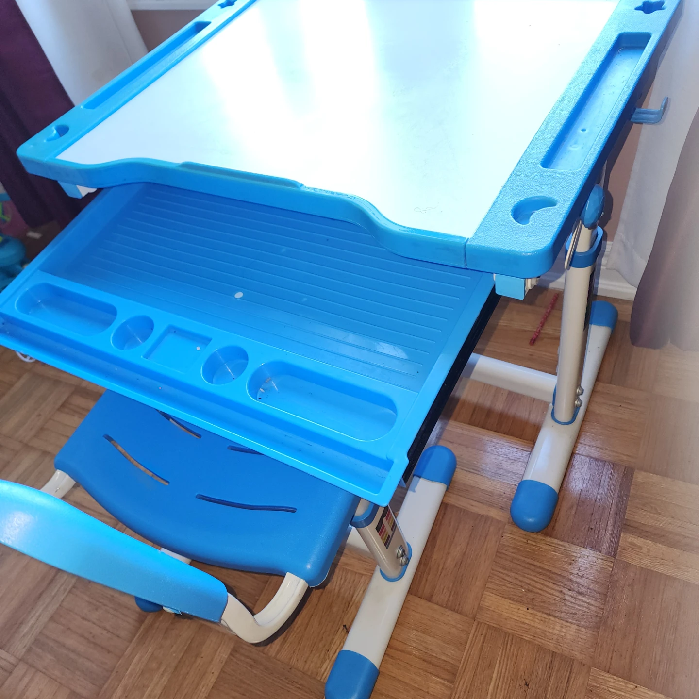 Kids Adjustable Desk and Chair Set - photo 3