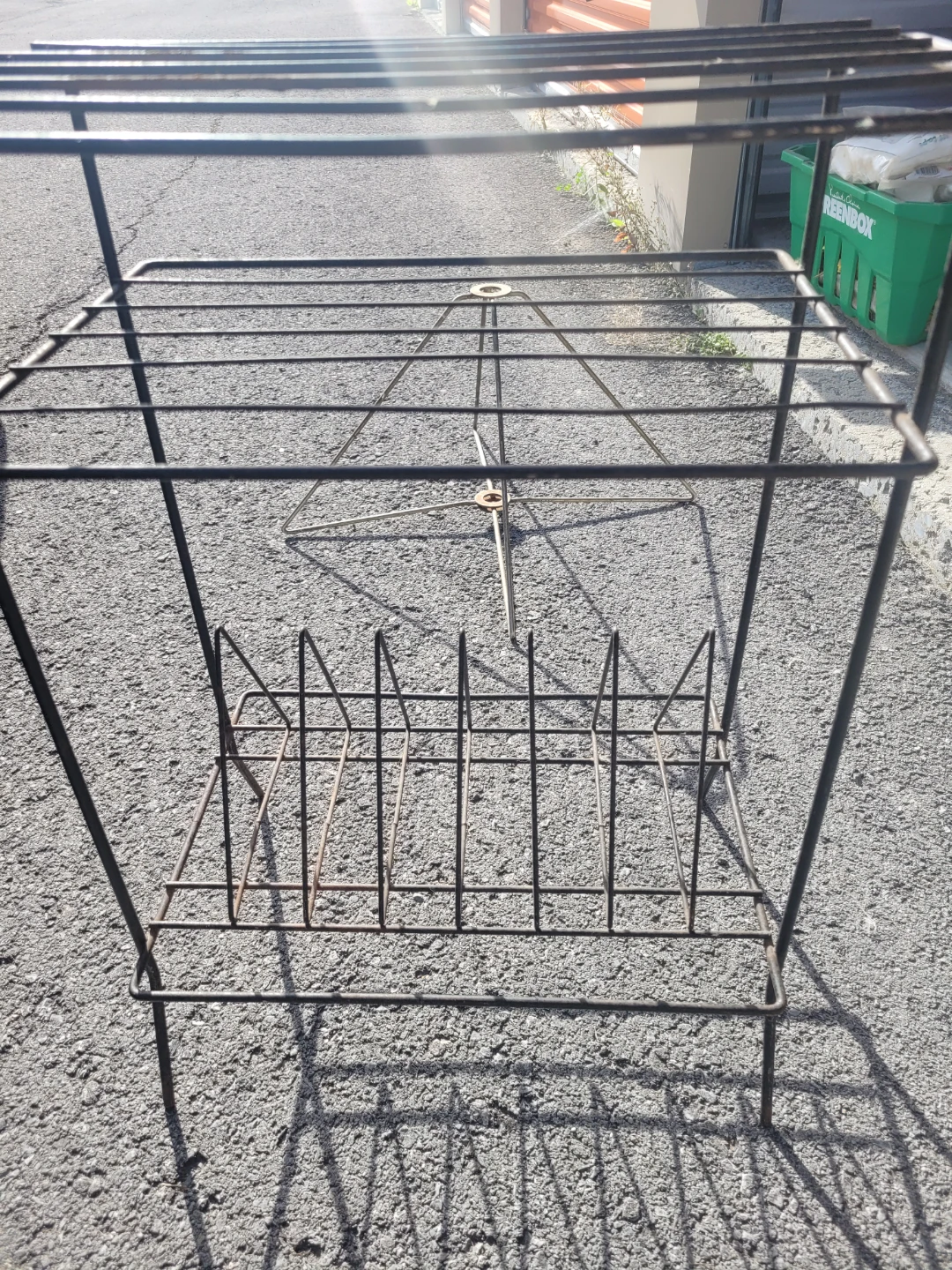 Vintage Black Metal Wire Record Player and Record Stand - photo 2