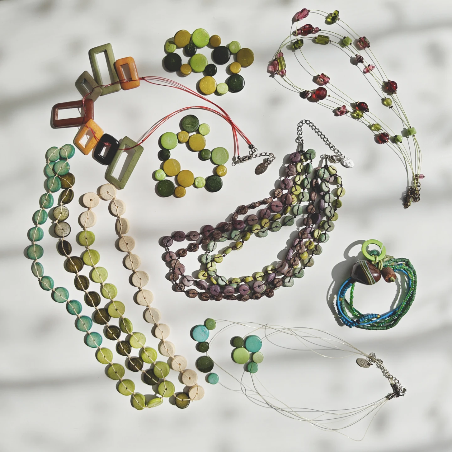 Brand new necklaces and bracelets with wooden beads