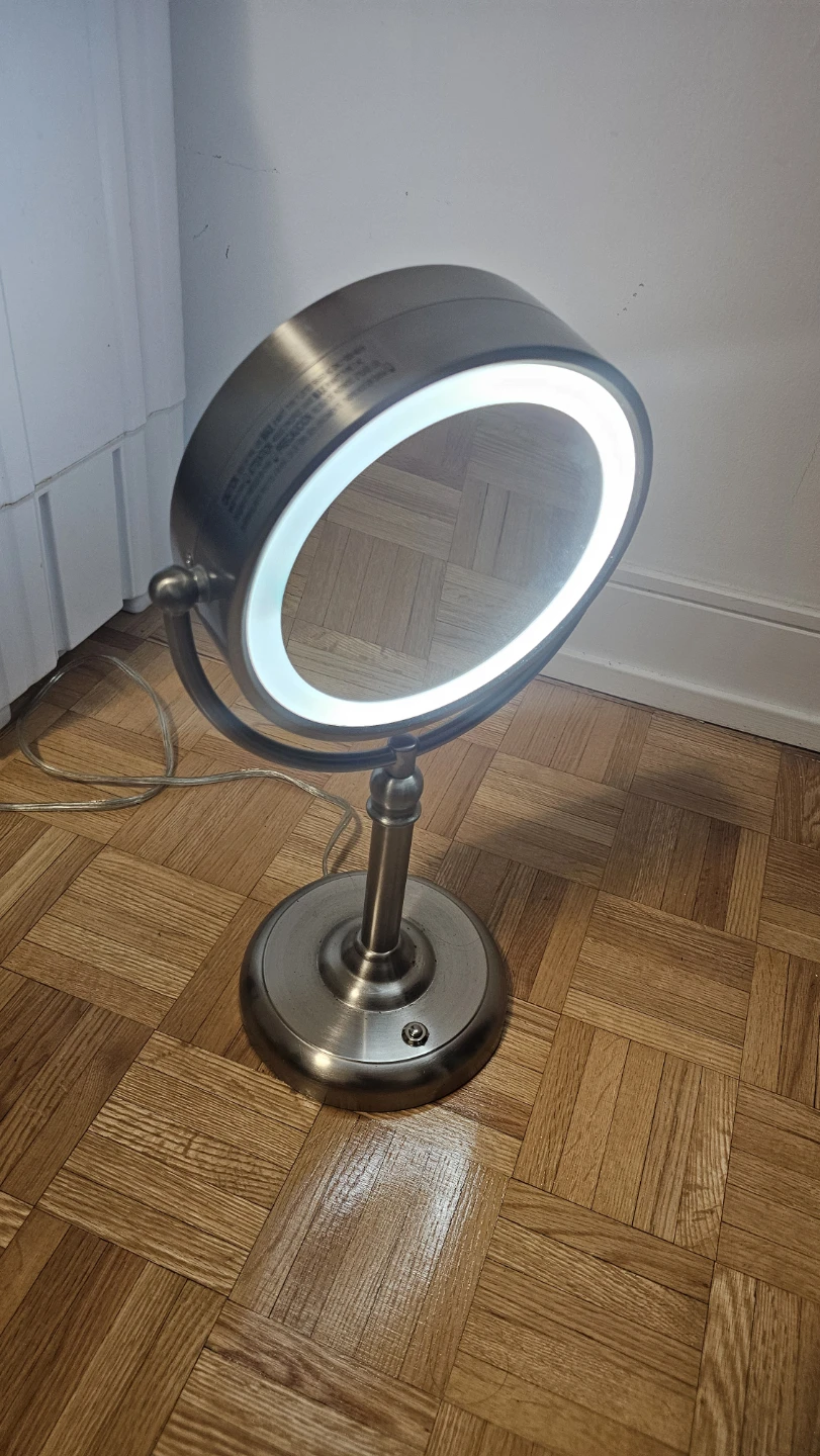 Lighted Vanity Makeup Mirror