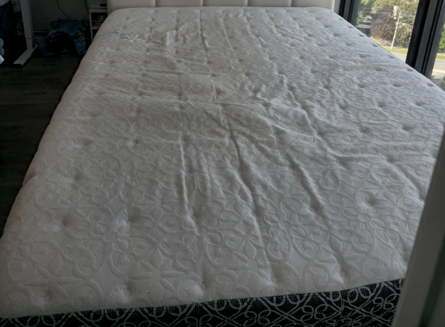 Not for sale!!! Used Queen Mattress - photo 4