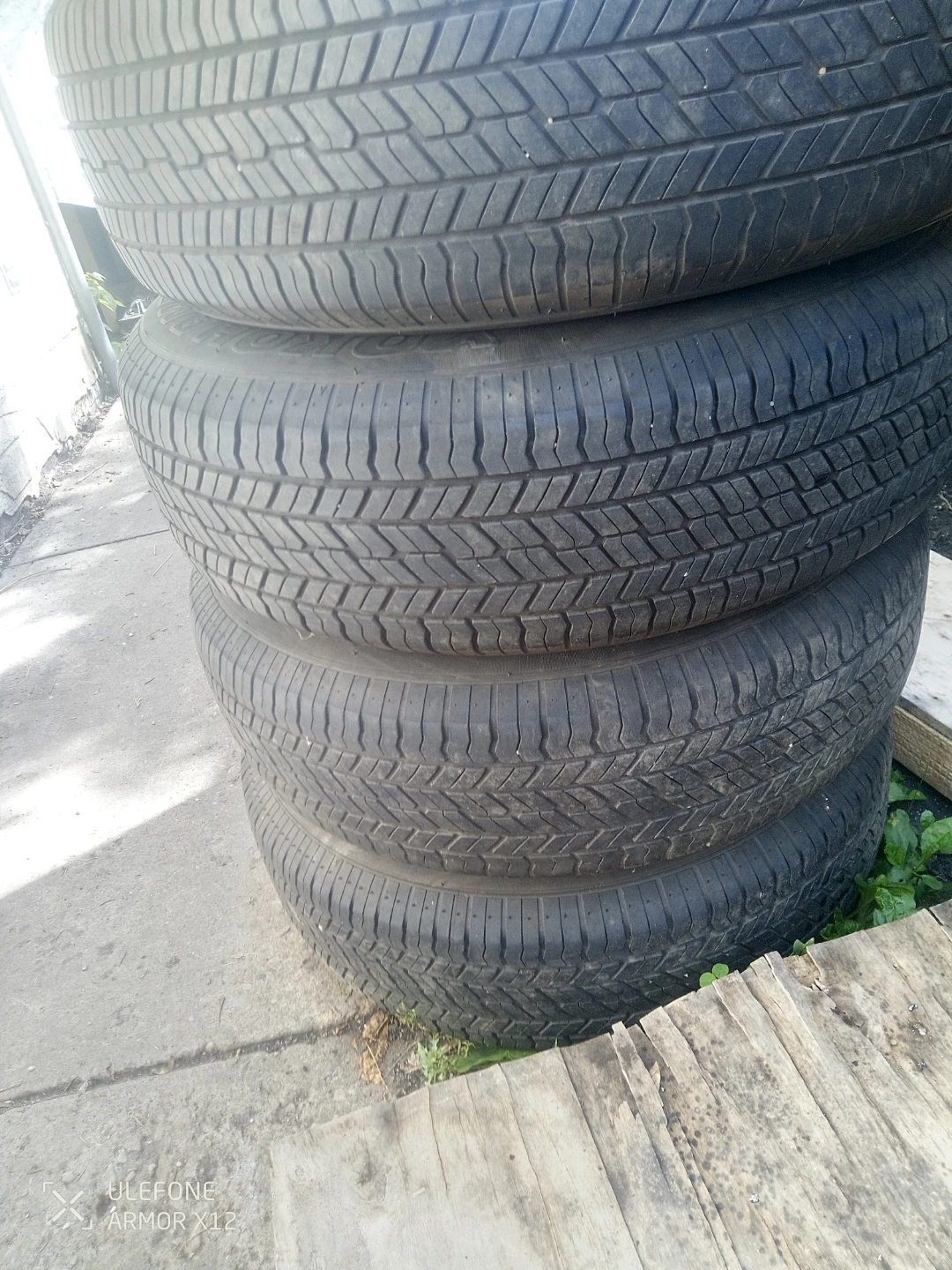 Set of 4 Yokohama Geolandar G033 Tires - photo 2