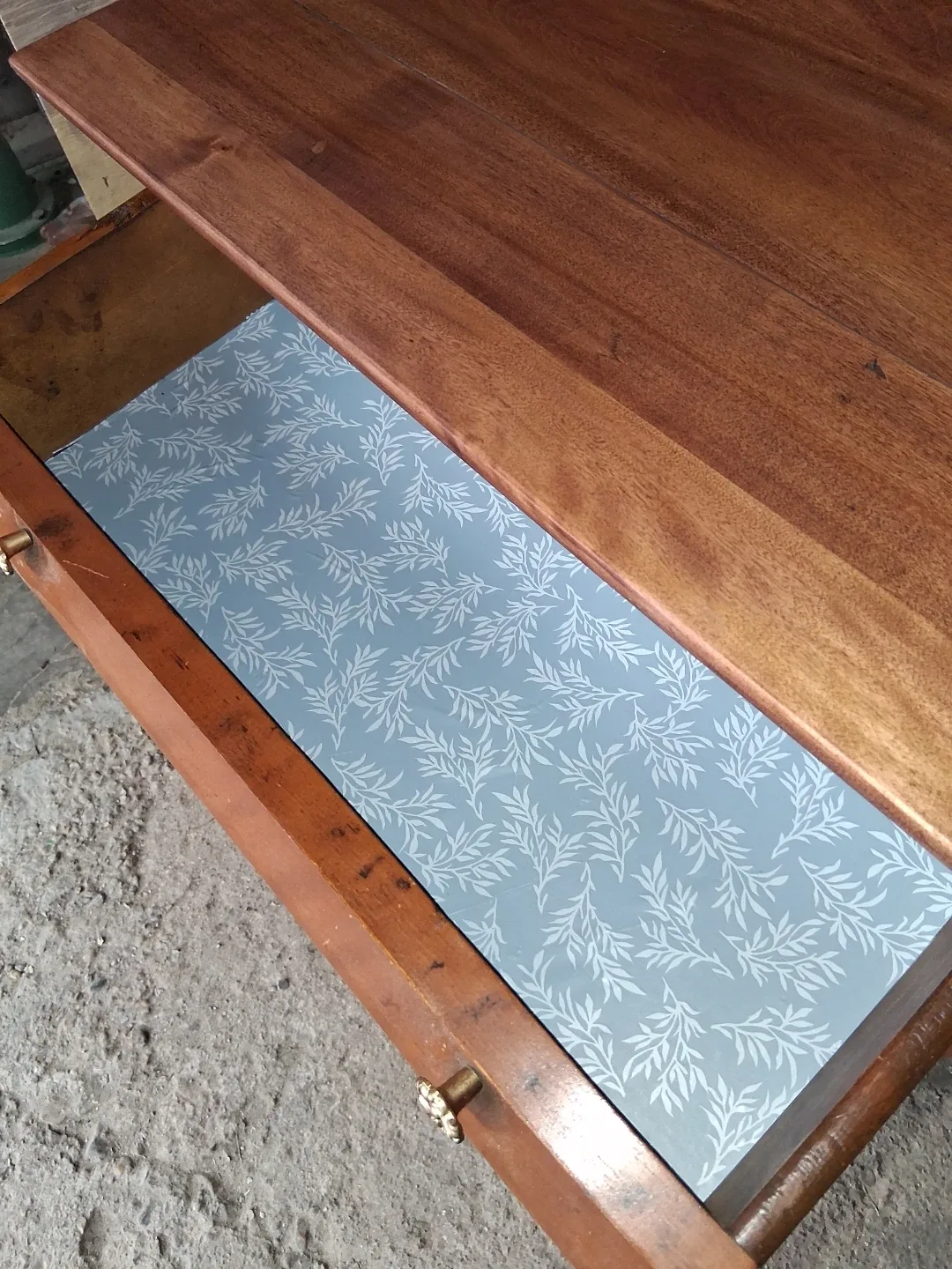 Wooden washstand side table with drawer - photo 4