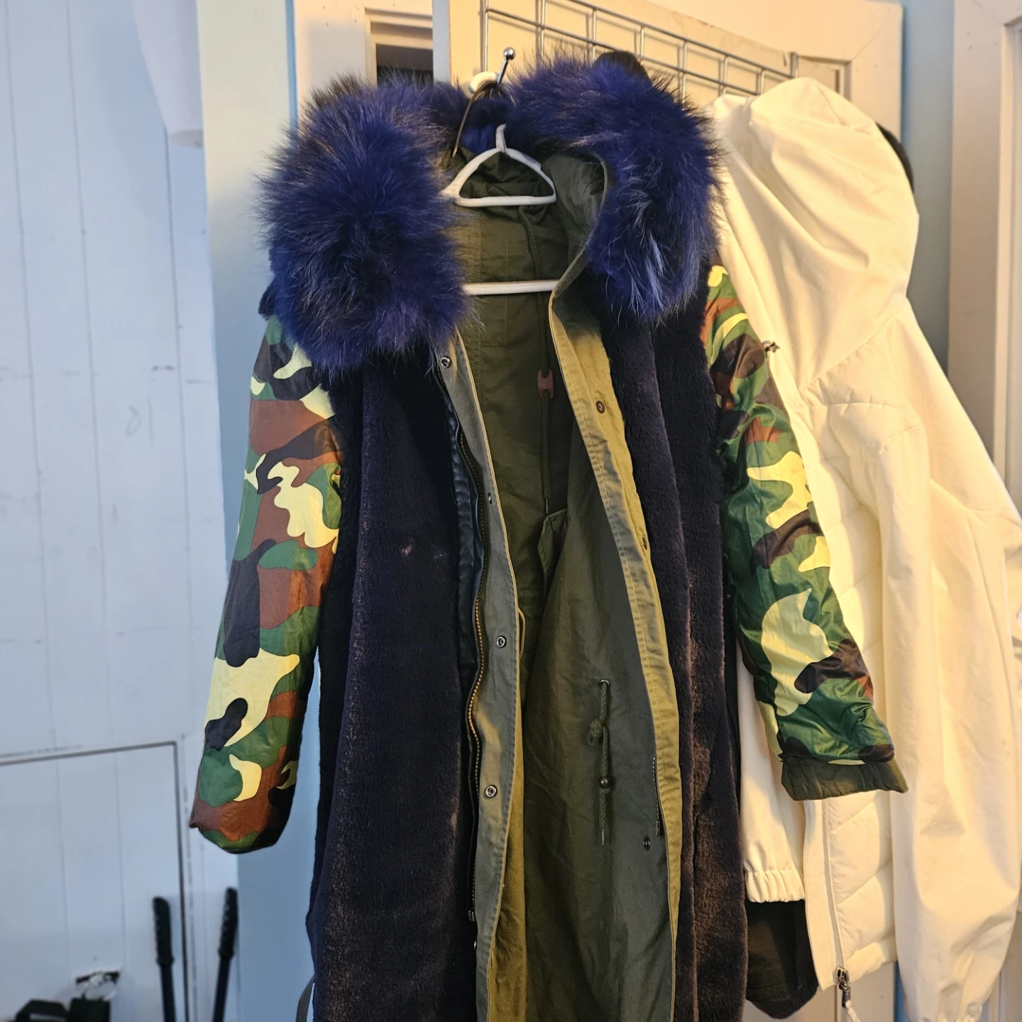 Camouflage Sleeve Faux Fur Parka with Blue Fur Trim