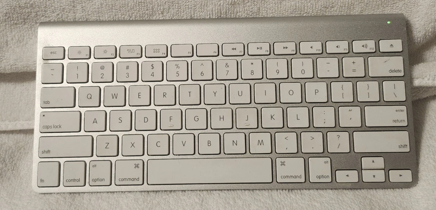 Apple Wireless Keyboard A1314 - Pre-owned Tested