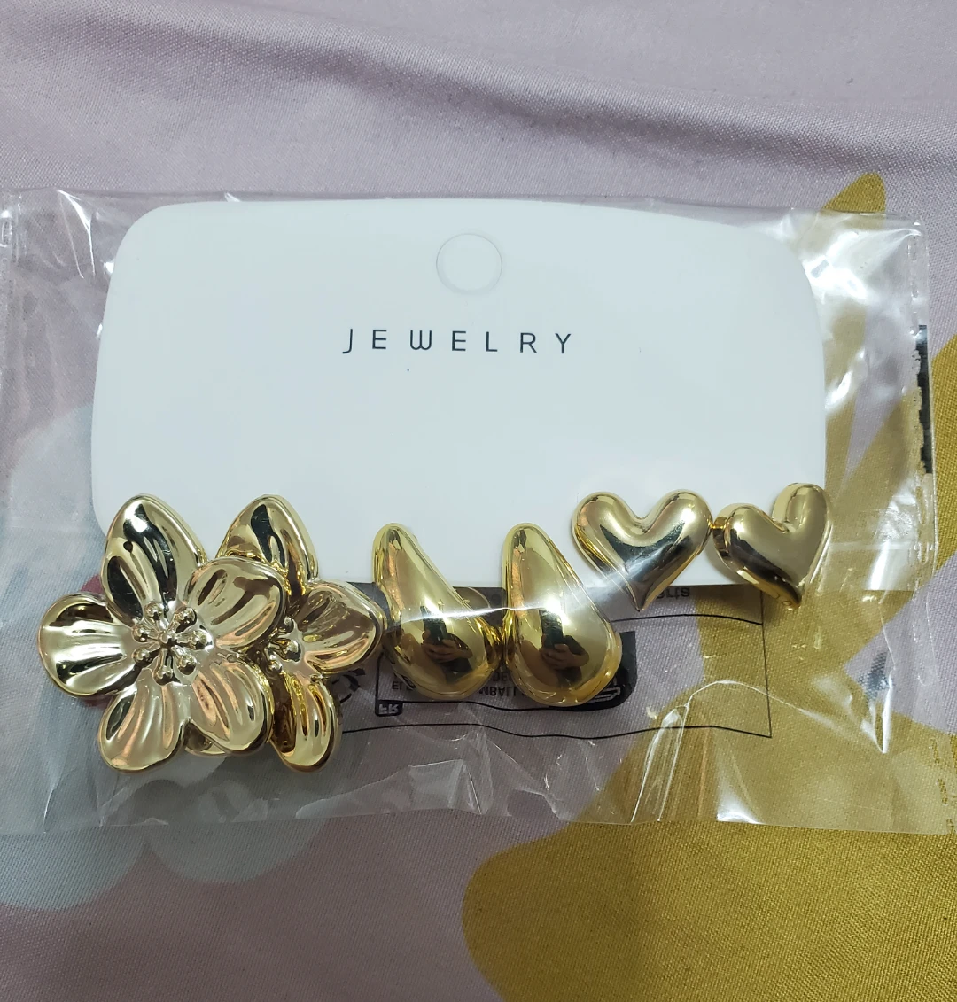 Fashion earrings