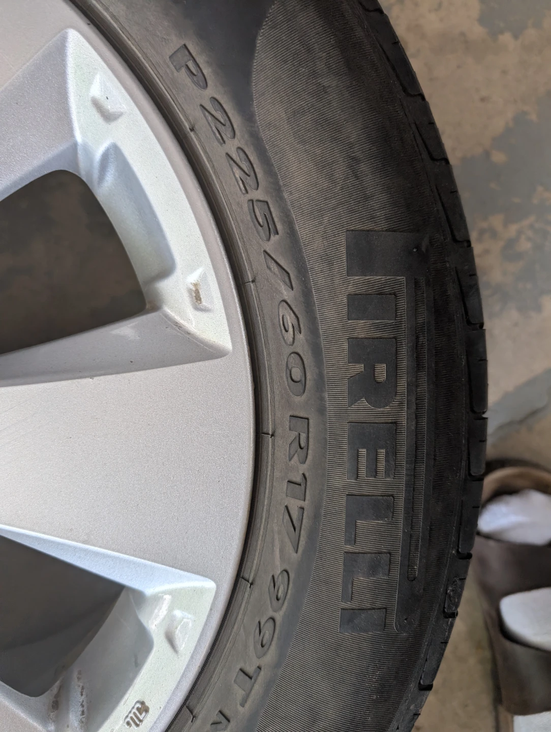 225/60/17 Pirelli P4 four season tire - photo 4