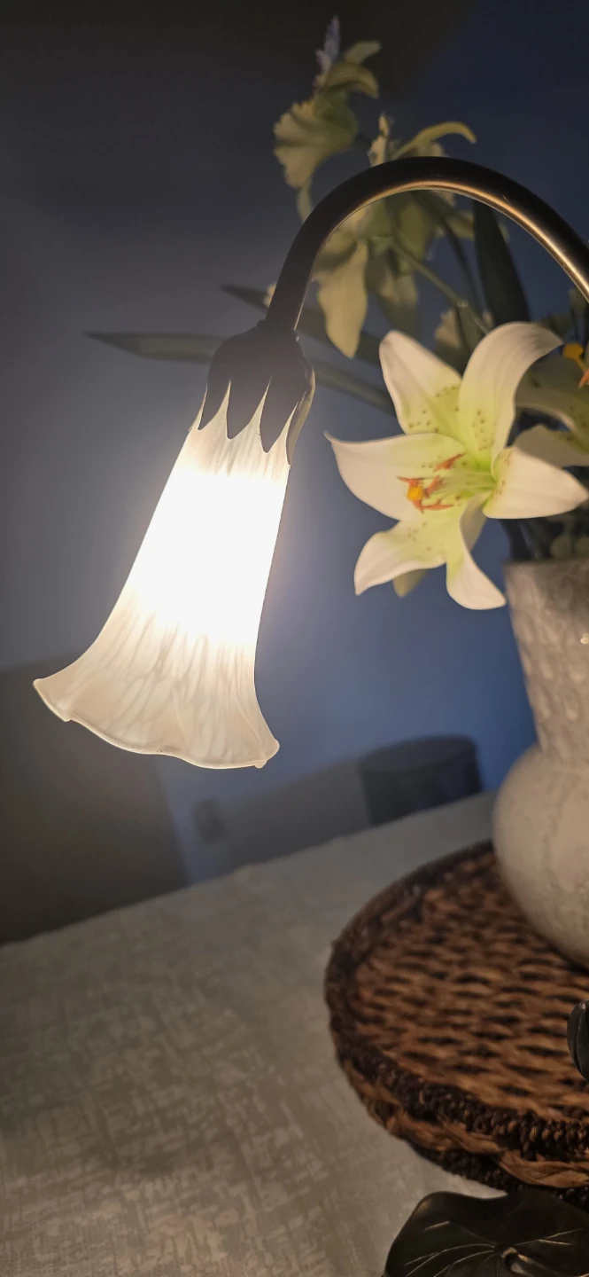 Vintage Tiffany's style Lotus Flower Table Lamp - photo 2