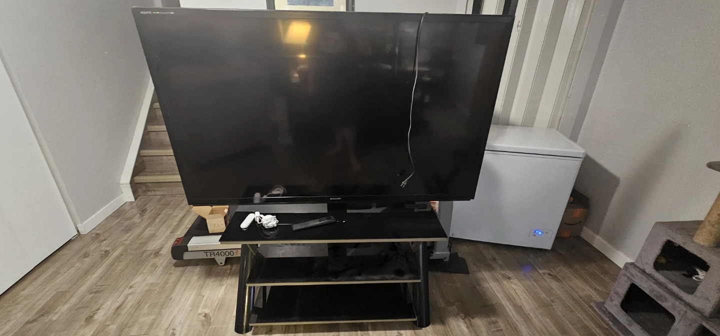 70 Inch TV with stand and Google Chromecast - photo 2