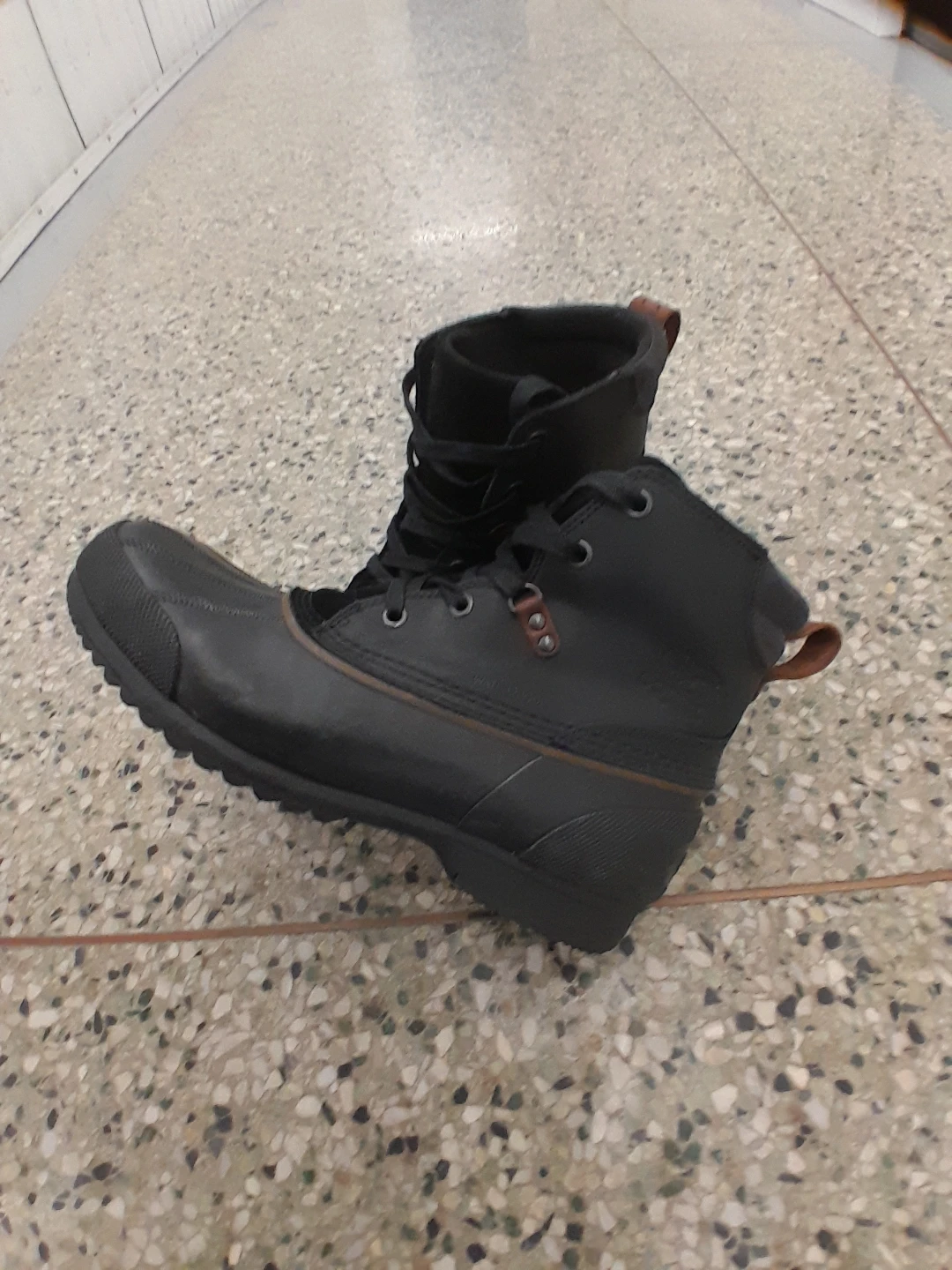 Sorel Waterproof Boots Black Men's Size  9.5