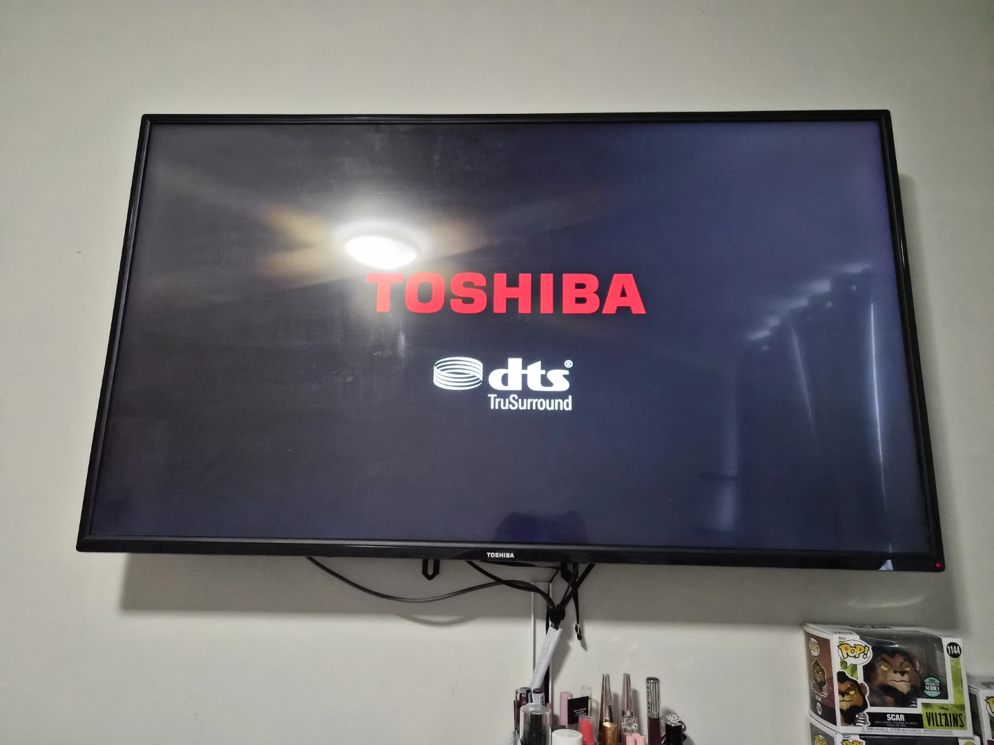 Toshiba Flat Screen Television - photo 2