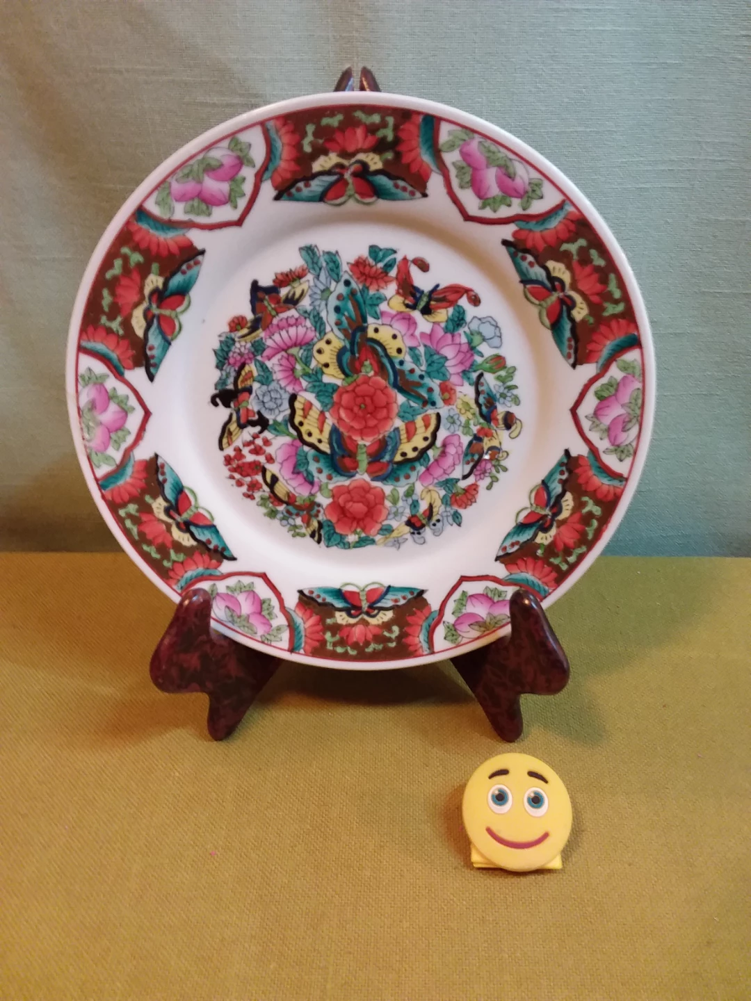 🏈 🍽️ ➡️ Decorative Butterfly and Floral Plate 🌺 🍽️