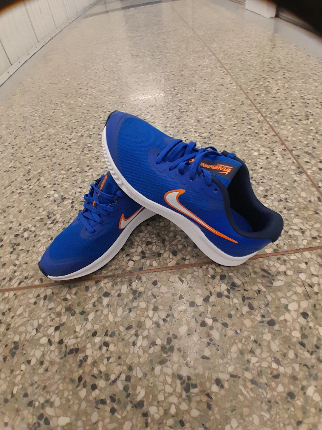 Nike Running Shoes  For boys/Teens Size 5 - photo 5
