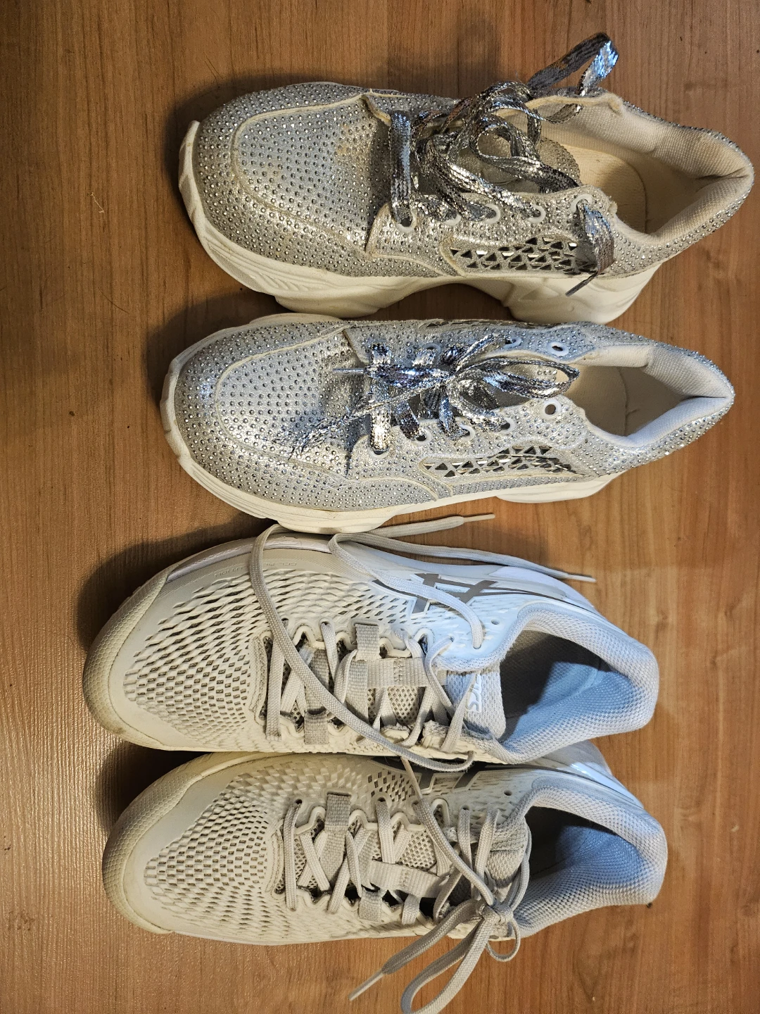 athletic shoes, size 6-6,5