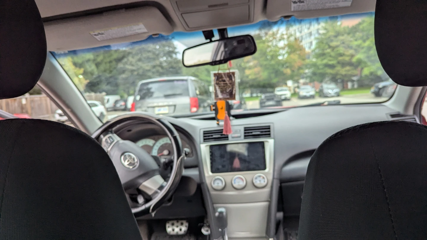 Toyota Camry 2011 SE - photo 2