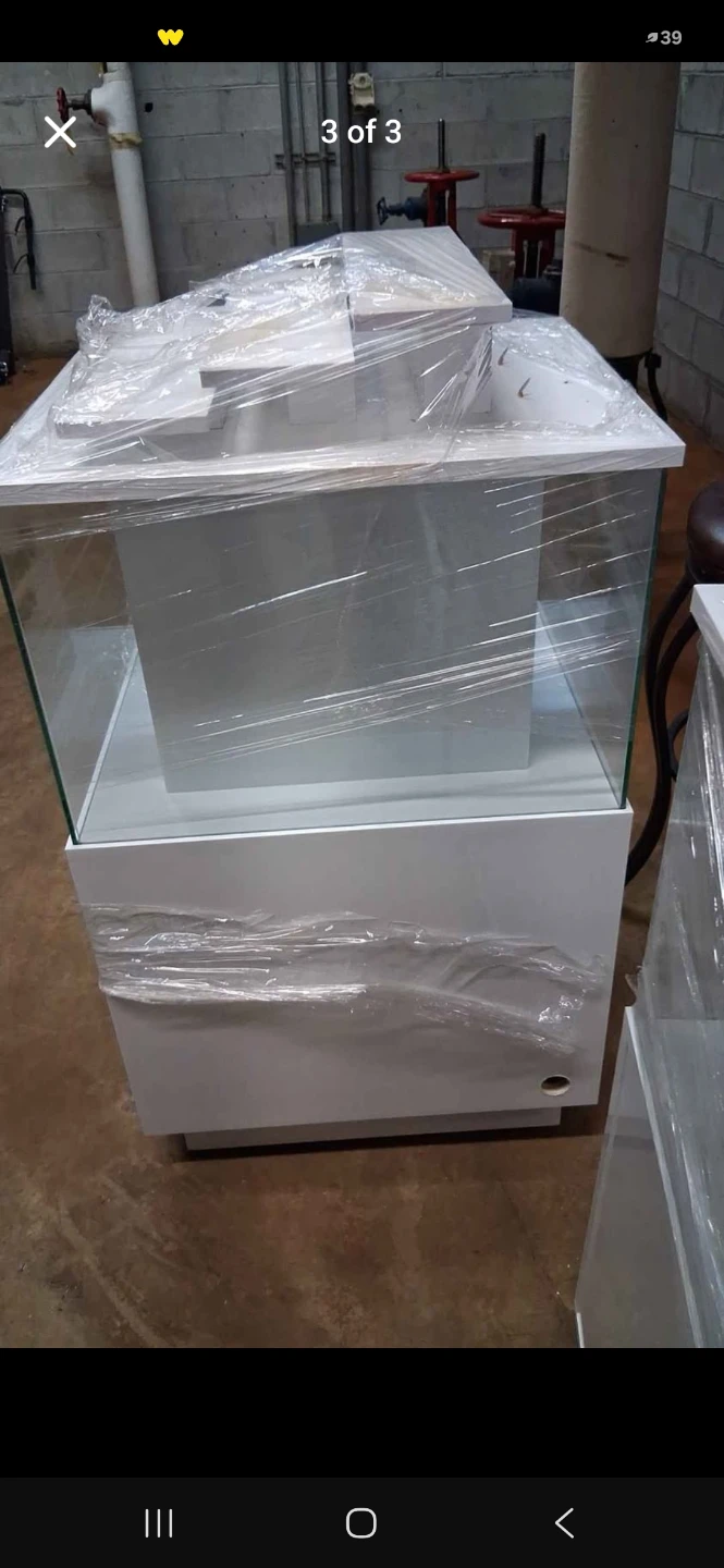 Vrelain Prana Retail Display Case - photo 3