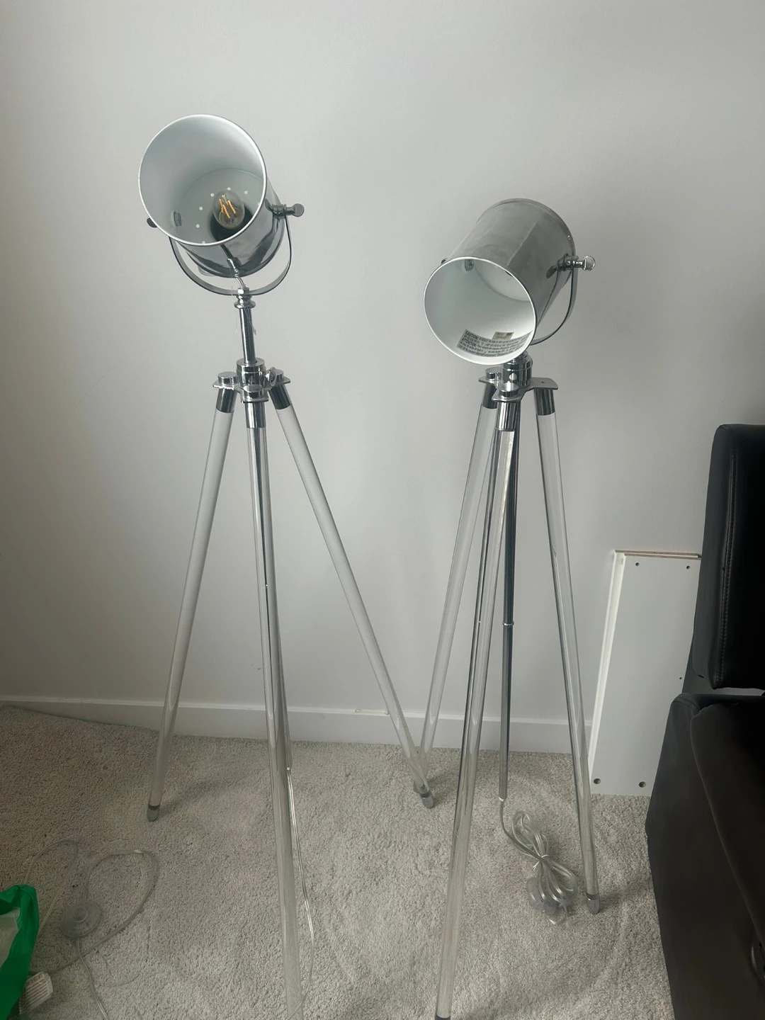 Pair of Adjustable Tripod Floor Lamps - photo 3