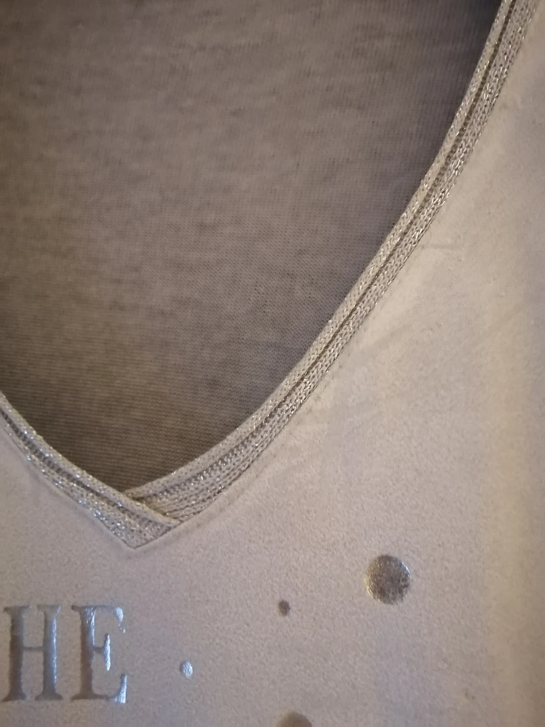 Italian Khaki Grey V-Neck Graphic Top.( L/XL) - photo 4