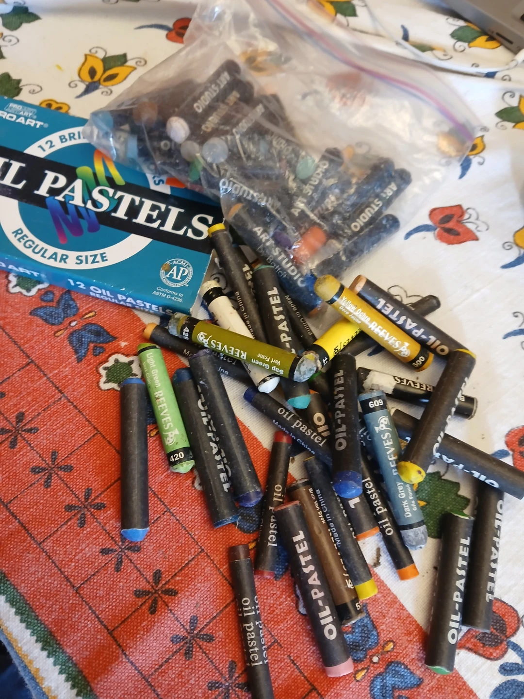 Assorted Oil Pastels Bundle - photo 2
