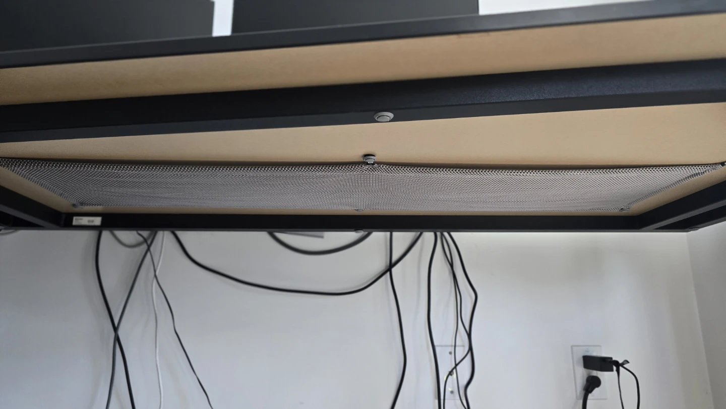 IKEA BEKANT Desk with Cable Management Net - photo 2