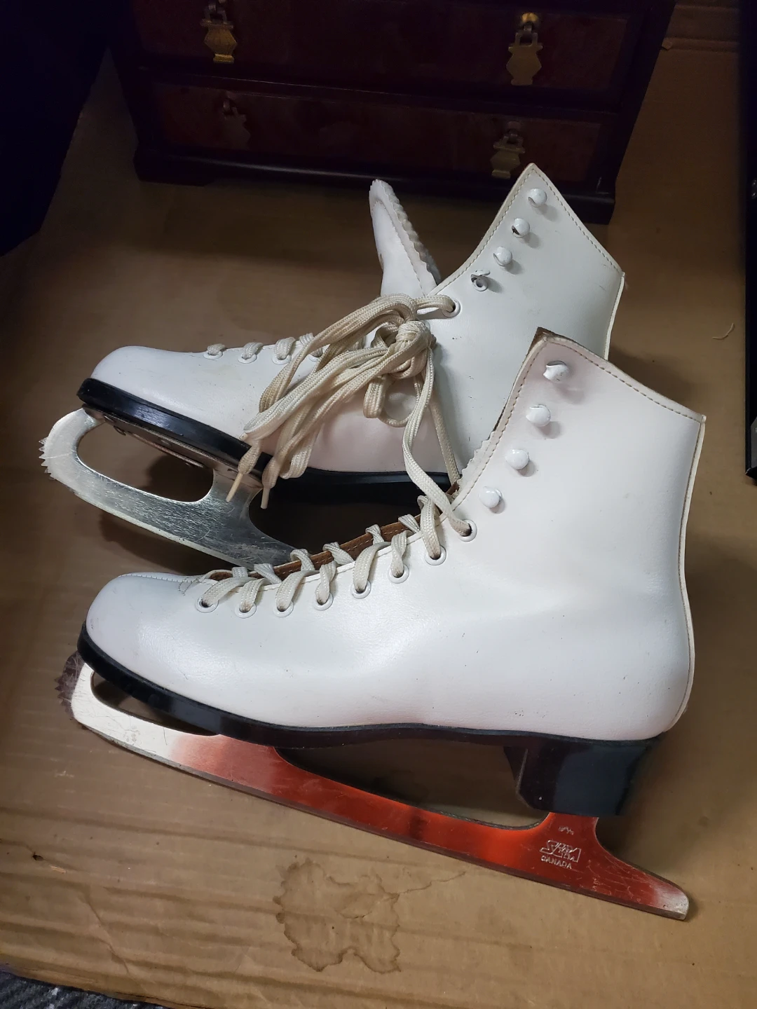 Free SLM Canada White Figure Skates