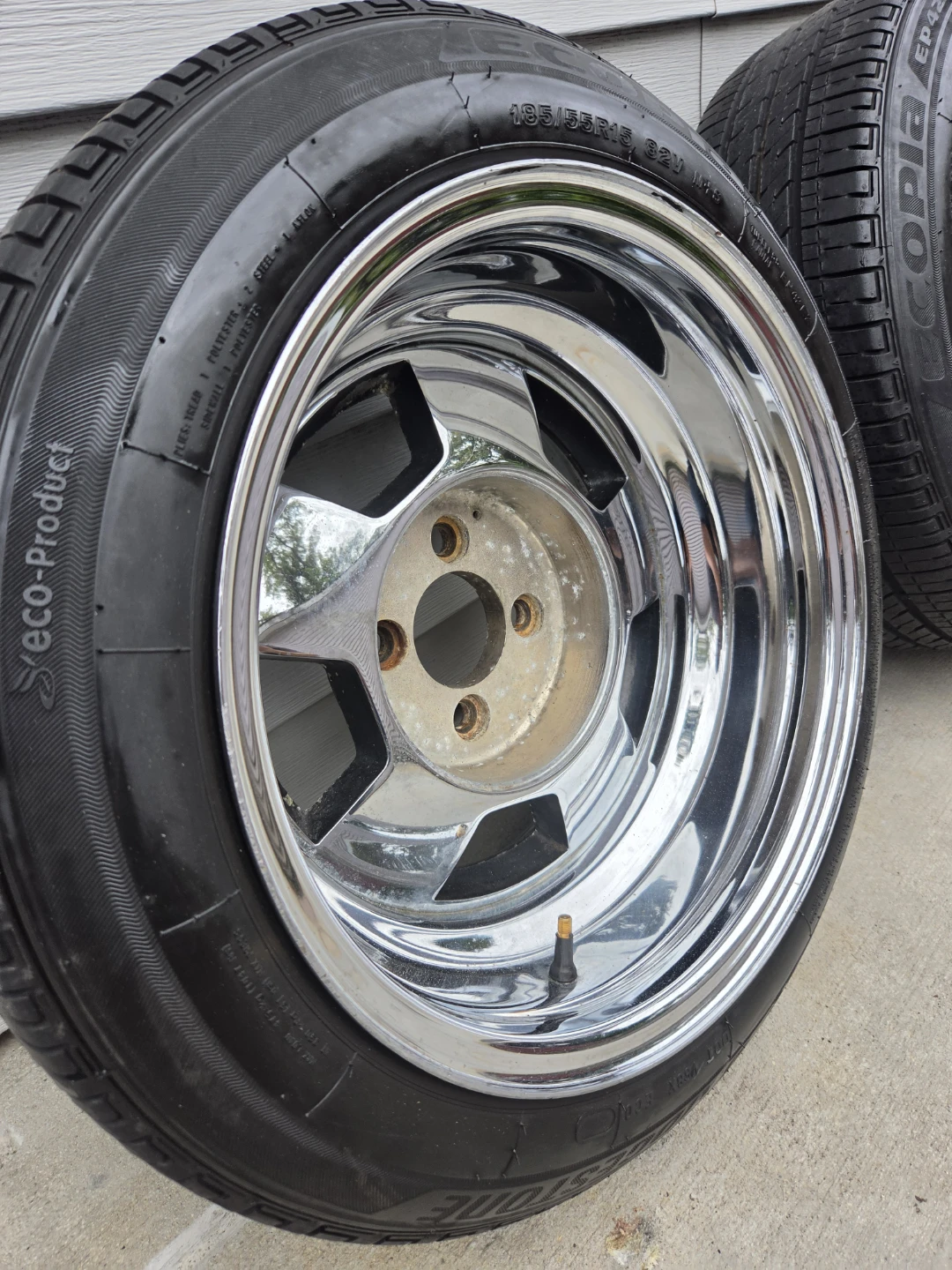 185,65R15. Used tires with 4-lug rims - photo 2