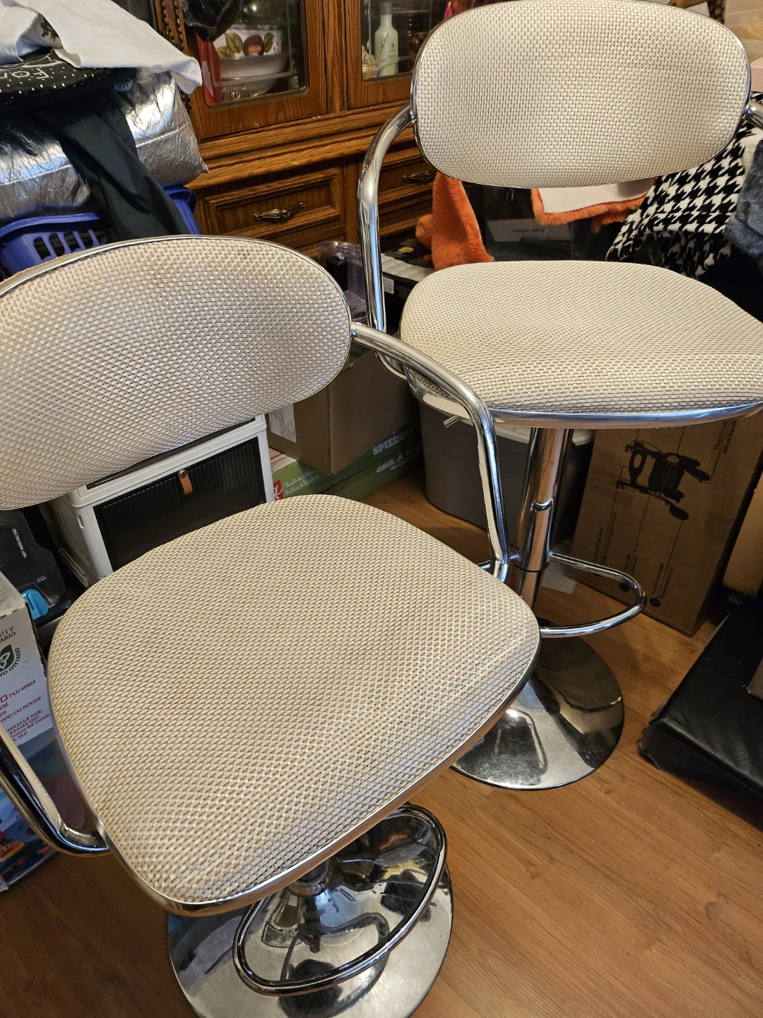 Set of Two Swivel Bar Stools - photo 2