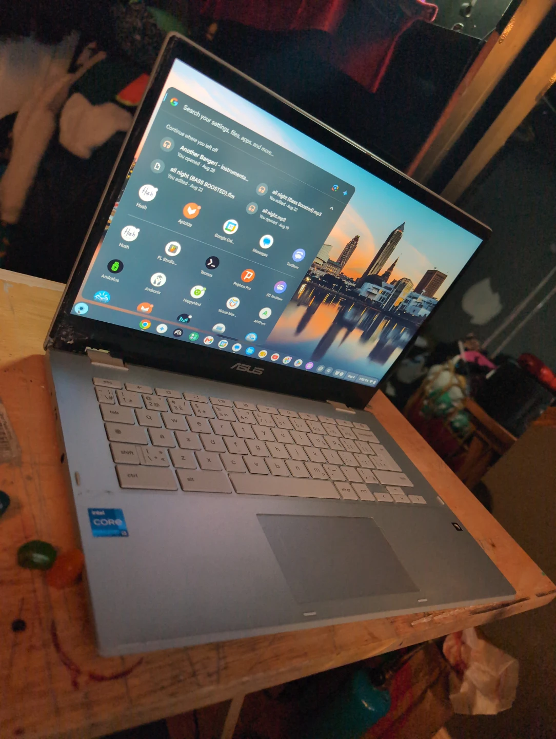 Touchscreen ASUS Intel Core i3 Chromebook Laptop - photo 2