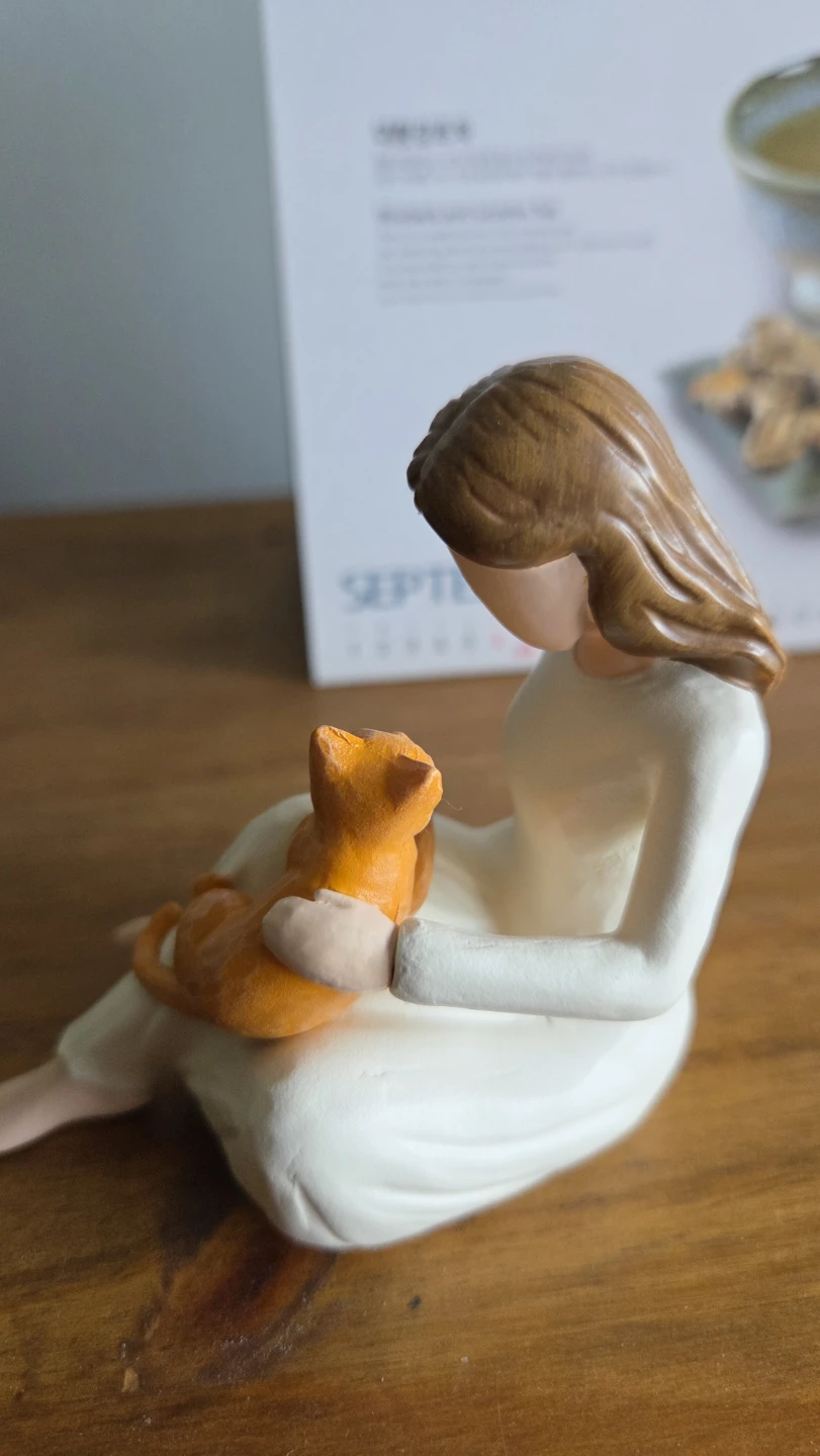Füriends - Woman & Cat Resin Figurine Display *new - photo 2