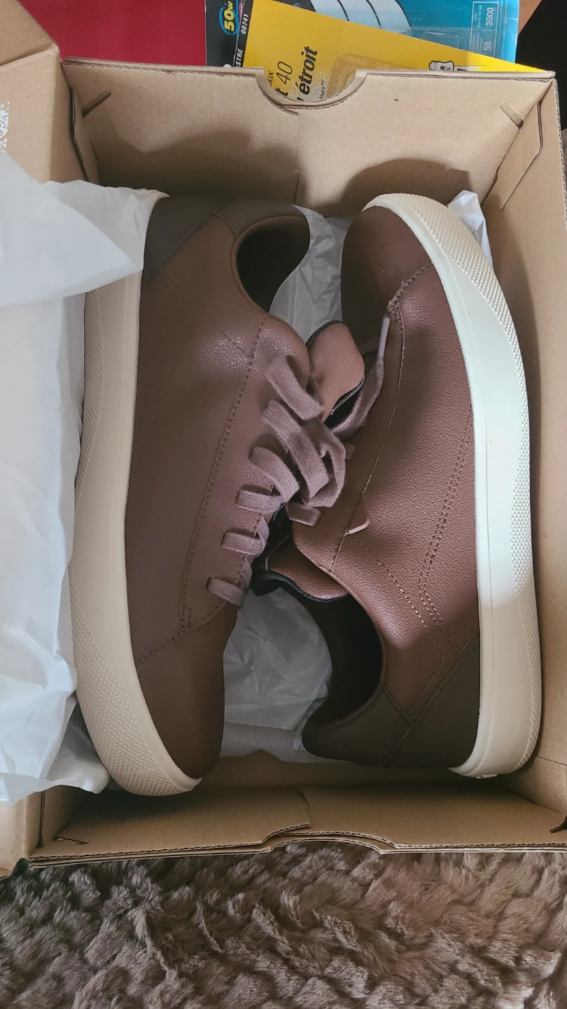 BNIB Vessi Soho Sneaker - Dark Teak/Dune - Women's 11